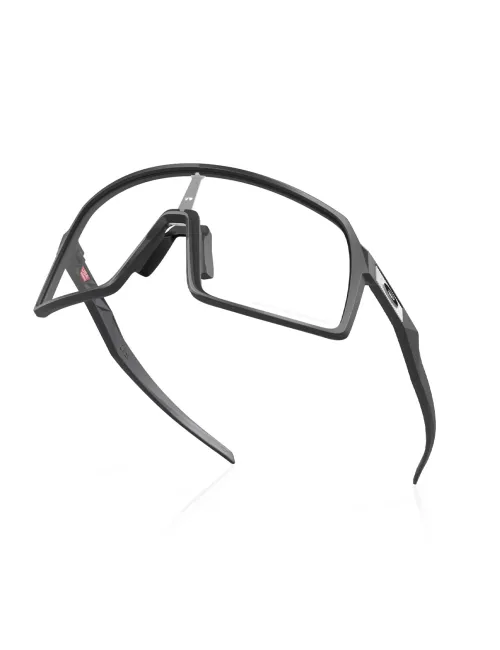 Спортивные фотохромные очки OAKLEY Sutro OO9406-9837 Matte Carbon/Clear Black Iridium Photochromic, Линза: Clear to Black Iridium Photocromic – изображение 4