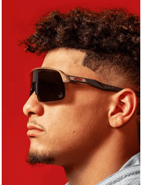 Спортивні окуляри OAKLEY Sutro Lite Patrick Mahomes II Collection OO9463-4739 Olympic Gold/Prizm Black, Лінза: Prizm Black – зображення 2