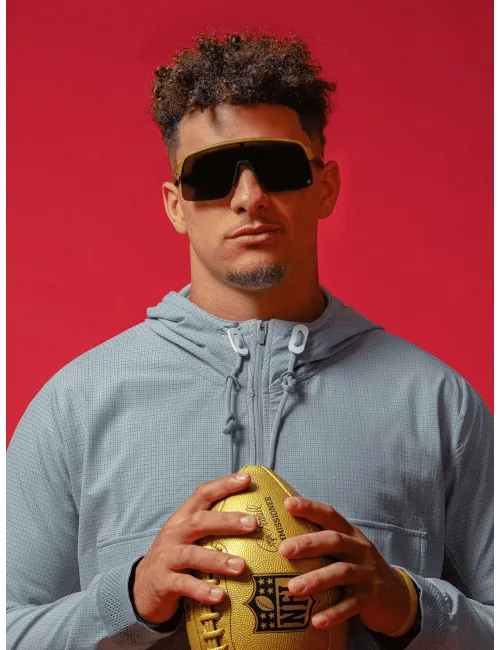 Спортивні окуляри OAKLEY Sutro Lite Patrick Mahomes II Collection OO9463-4739 Olympic Gold/Prizm Black, Лінза: Prizm Black – зображення 3